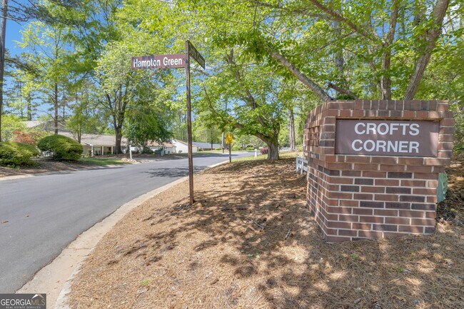 Foto del edificio - 116 Crofts Corner