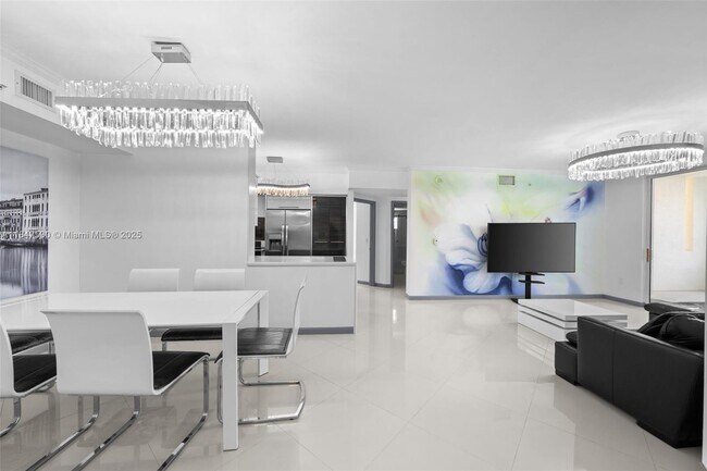 Foto del edificio - 17100 N Bay Rd