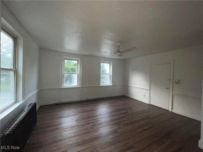Foto del edificio - 5466 S Ridge Rd