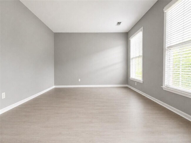 Foto del edificio - 1707 Hidden Pond Cir