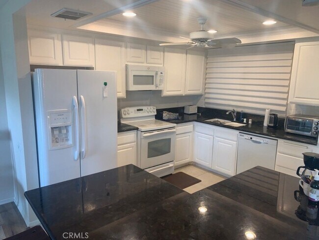 Building Photo - 4012 Calle Sonora Oeste Unit 2B
