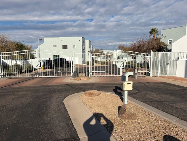 Photo - 2 Bedroom 2.5 Bath Townhome!