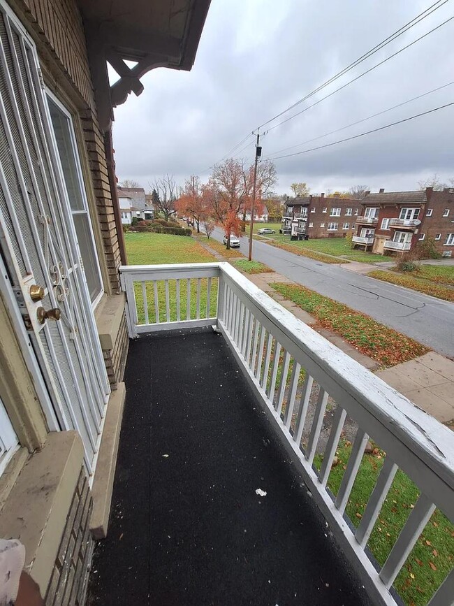 Foto del edificio - 3438 E 140th St