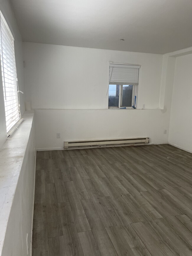 Building Photo - 16A Layton Ave