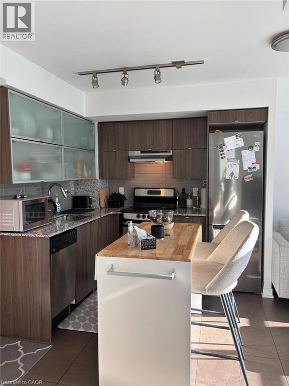 Building Photo - 170 Fort York Blvd