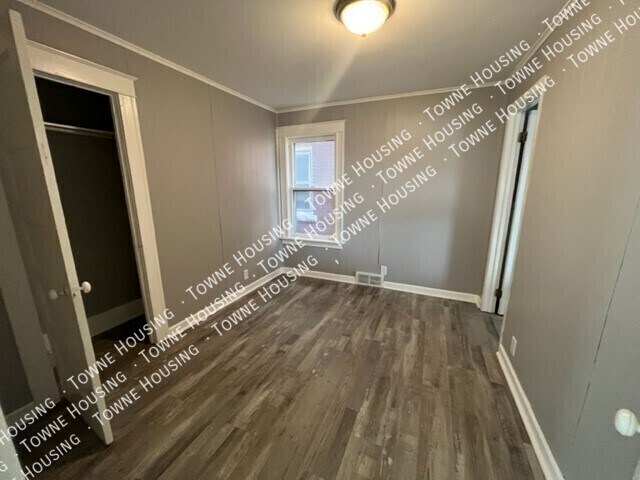 Foto del edificio - 519 Tronolone Pl