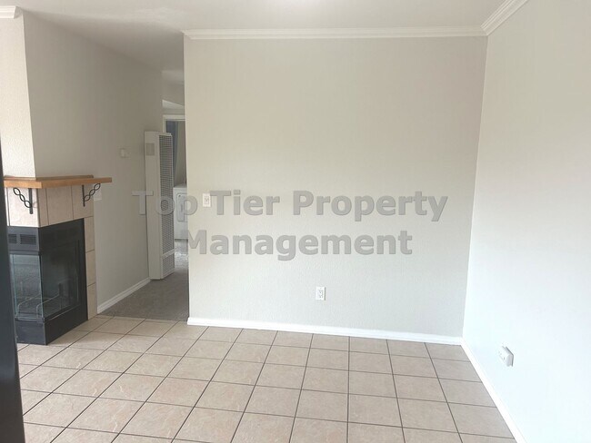 Foto del edificio - Spacious 2 Bed / 2 Bath Condo Near SDSU – ...