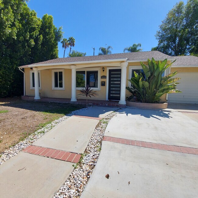 18224 Valley Vista Blvd, Tarzana, CA 91356 House Rental in Tarzana