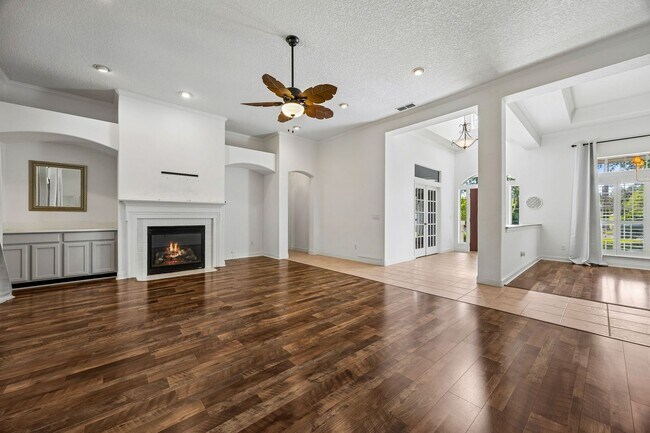 Foto del edificio - Spacious North Hampton Home with Golf Views & Resort-Style Amenities
