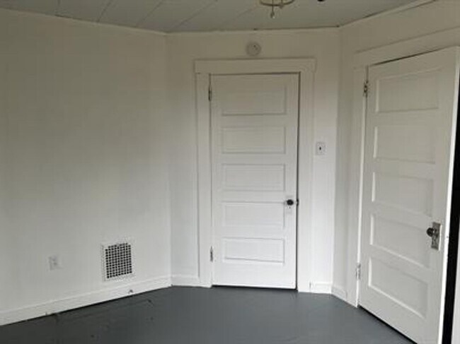 Foto del edificio - 832 Vankirk St