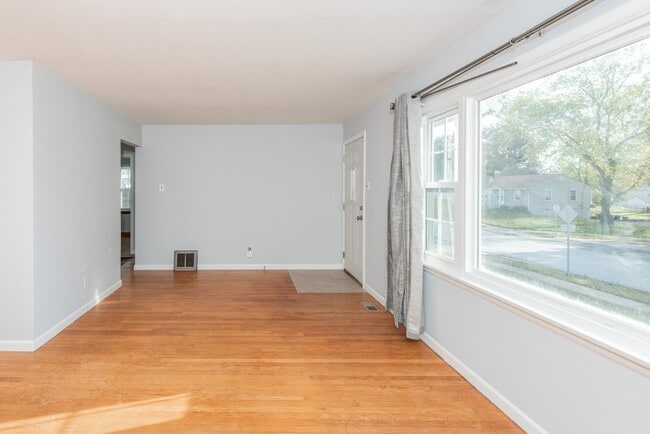 Building Photo - 10701 St Henry Ln