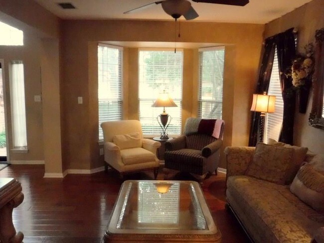 Foto del edificio - 7821 Lake Meredith Way