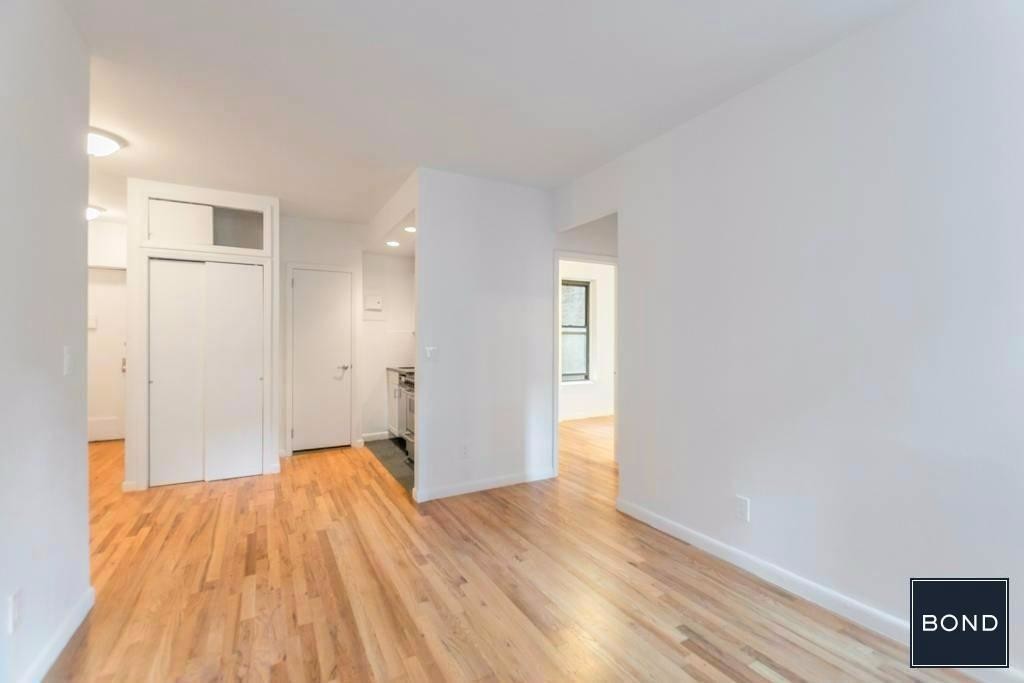Primary Photo - 307 E 77th St