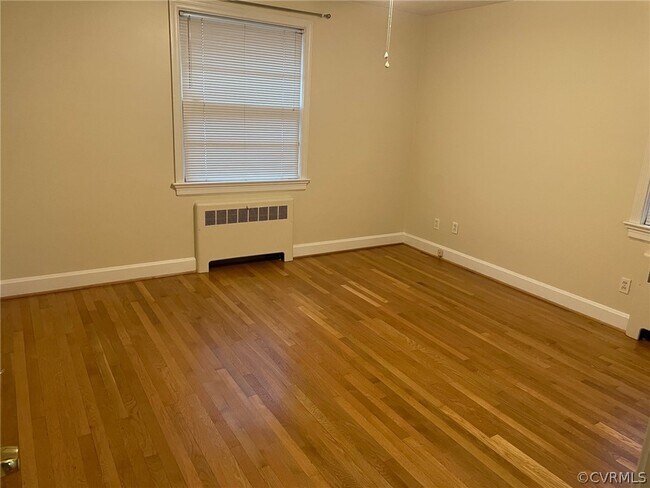 Foto del edificio - 1310 Forest Ave