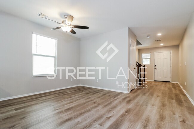 Building Photo - Charming 3 Bedroom in North Peoria! -Coldw...