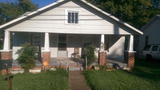 Primary Photo - 1090 King Edward Ave SE