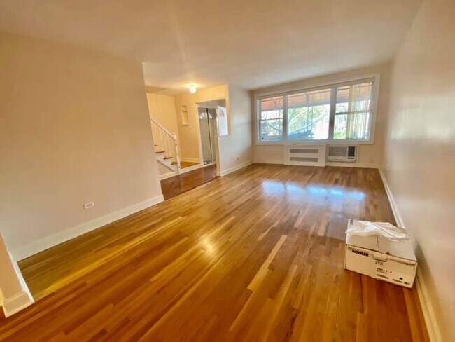Building Photo - 2662 Batchelder St