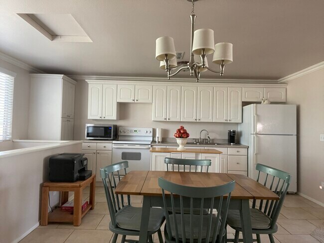 Foto del edificio - 42300 Cee Cee Rd