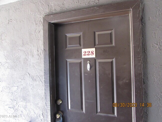 Foto del edificio - 424 W Brown Rd