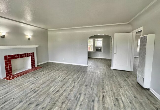 Building Photo - 4236 E Ball Ave