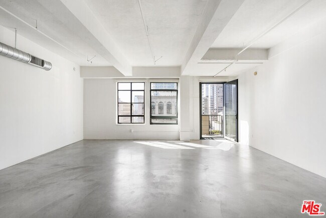 Building Photo - 849 S Broadway