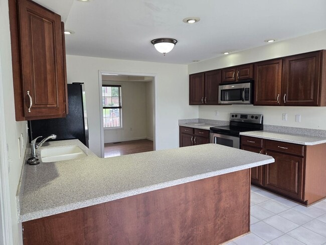 Foto del edificio - 3 Bed, 2.5 Bath Single Family Home in Mart...