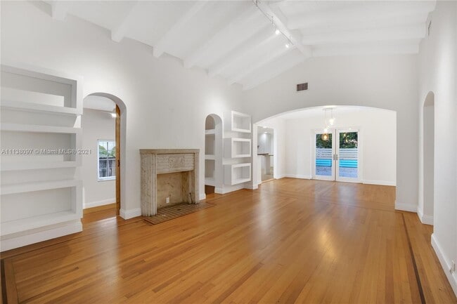 Building Photo - 763 NE 74th St