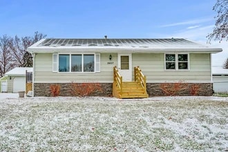Building Photo - 9457 Trenton Ln N