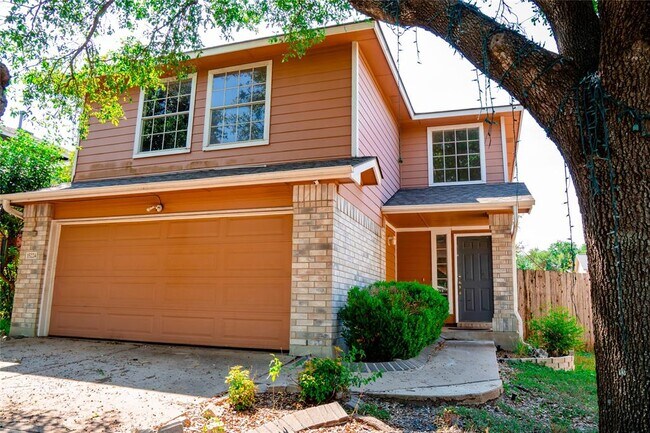 Foto del edificio - 15224 Sarah's Creek Dr