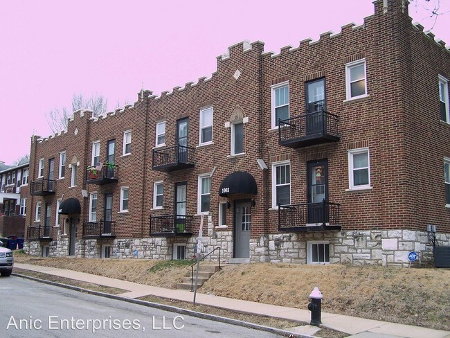 Building Photo - 1 br, 1 bath Apartment - 1007 Art Hill Pl.
