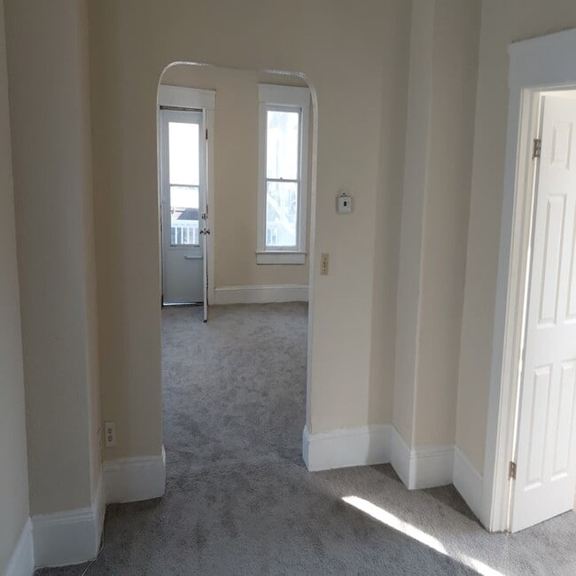 Foto del edificio - 1114 E 77th St