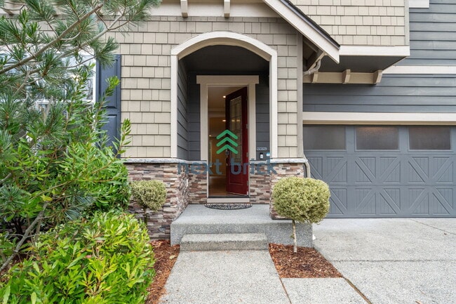 Building Photo - 5 BED & 3.5 BATH FOR RENT