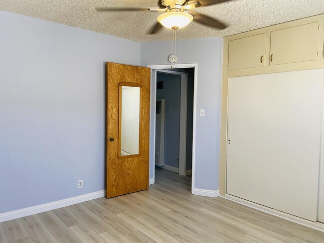 Building Photo - 3204 2nd St