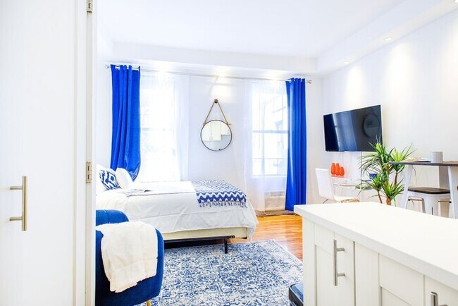Building Photo - 62-3B  Studio Prime UES Walk to Central Park