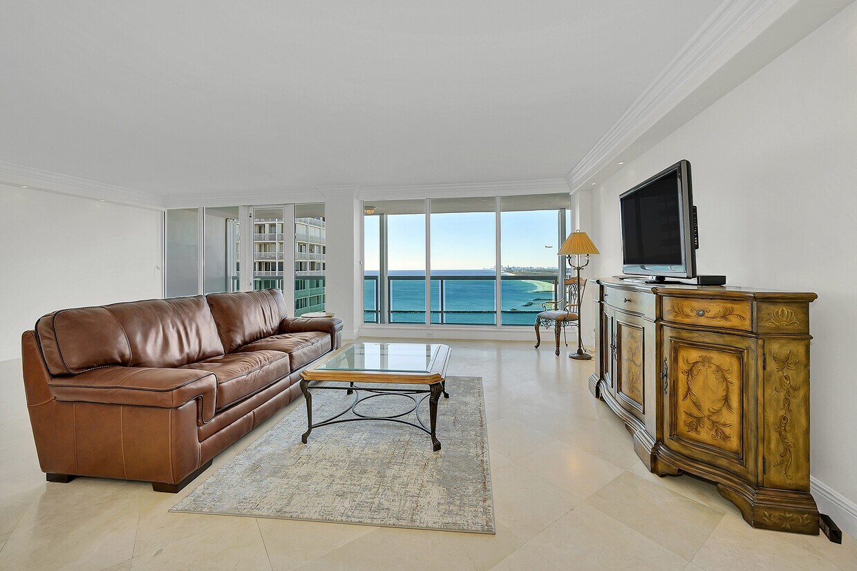 Fort Lauderdale, 
                        , –