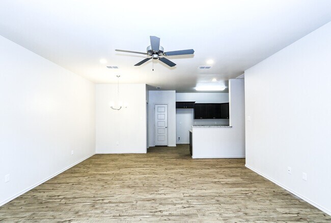 Foto del edificio - Cooper Schools/ Southwest Corridor