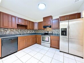 Building Photo - 8900 W Sample Rd