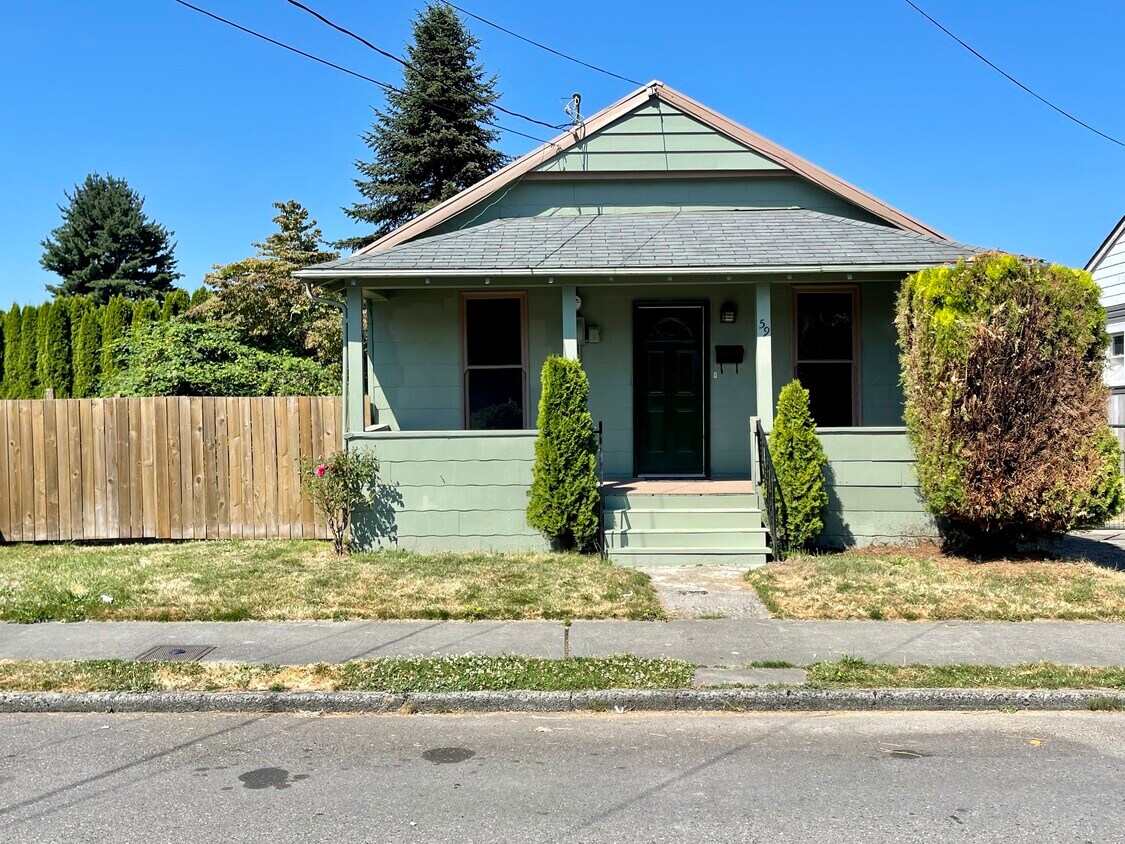 Primary Photo - 59 Logan Ave S