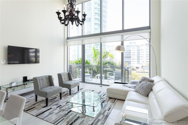 Building Photo - 6000 Collins Ave