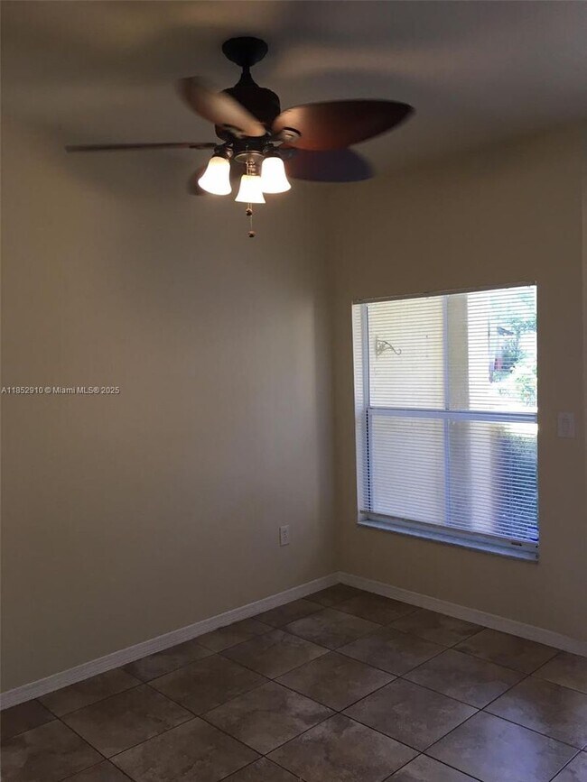 Foto del edificio - 3361 Merrick Ln