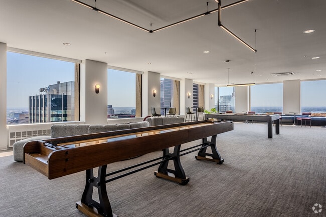 Interior Photo - Continental Tower