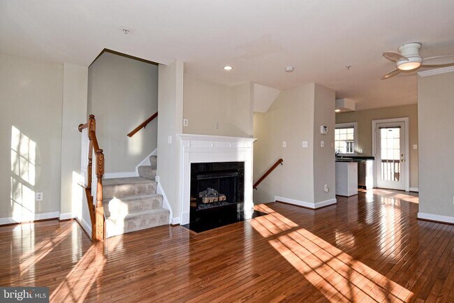Foto del edificio - 2400 N Greenbrier Ct