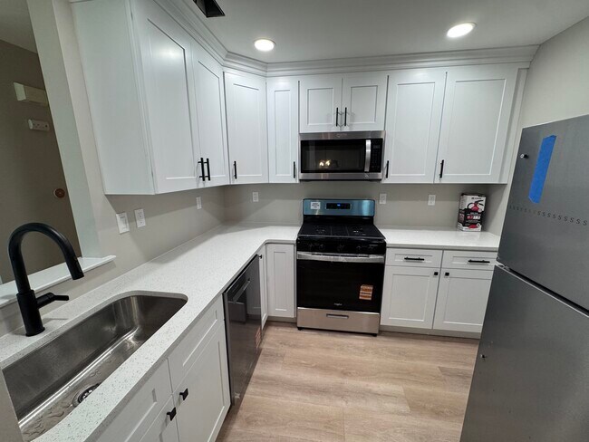 Foto del edificio - 1403 Squirrel Rd