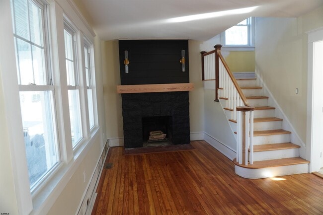 Building Photo - 202 Acorn Terrace