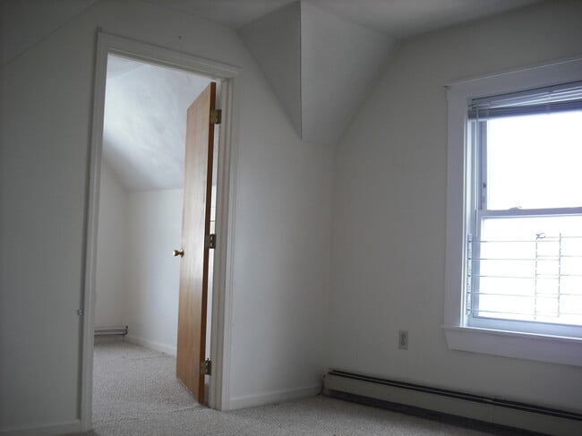 Building Photo - 4 Nashua St
