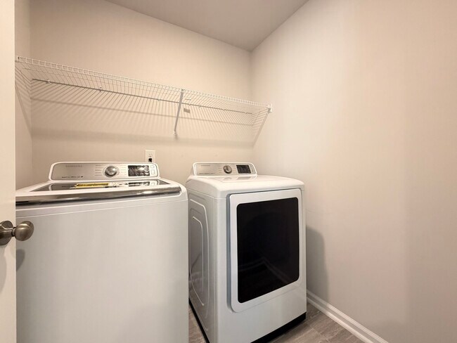 Foto del edificio - 400 Hazy Hls Ln