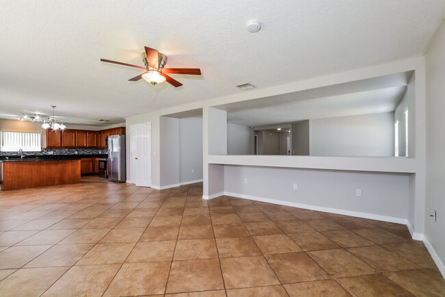 Foto del edificio - 2117 Fleet Ct