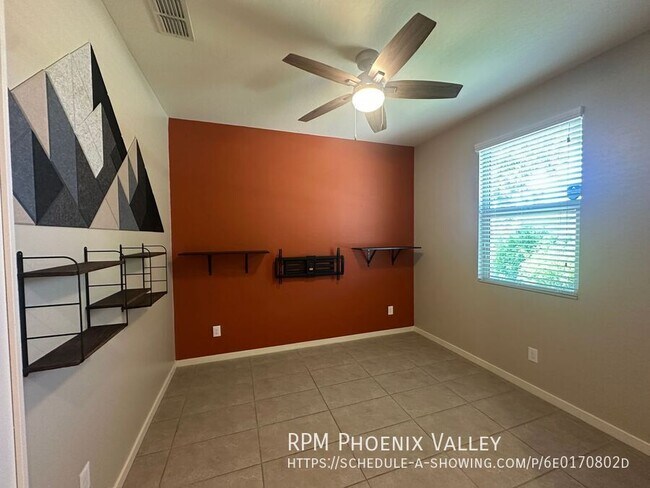 Building Photo - 723 W Tallula Trail