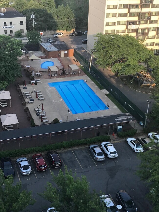 Foto del edificio - 201 St Pauls Ave