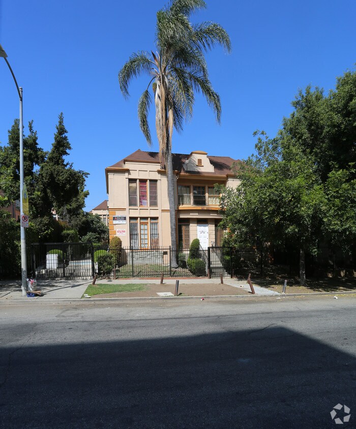 Building Photo - 931-935 S Hobart Blvd